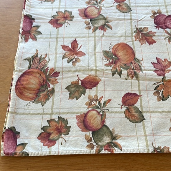 Thanksgiving Tablecloth - Picture 2 of 3